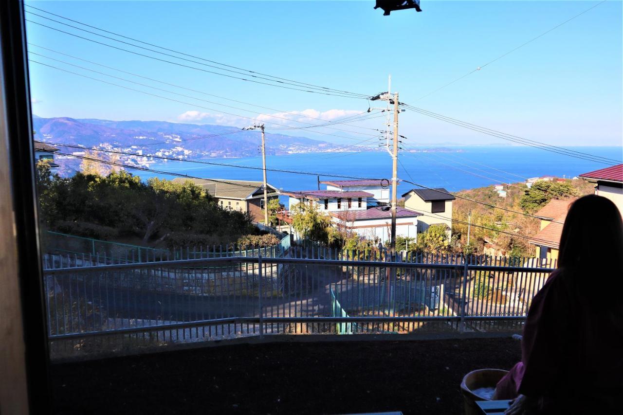 熱海の海が一望できる温泉付貸別荘 満月あじろ Mitsukiajiro Atami  Extérieur photo